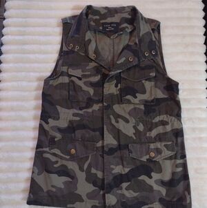 Camouflage Vest Women's Small Snap Front Cargo Pockets Drawstring Waist LoveTree